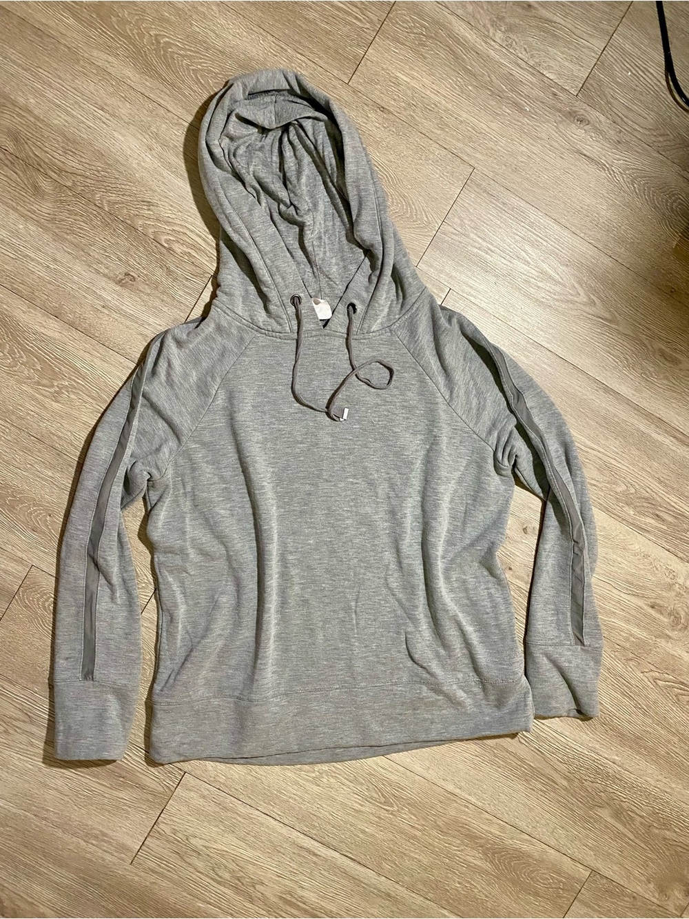 💜 Gray Hoodie- Mesh sleeve detail- Size M